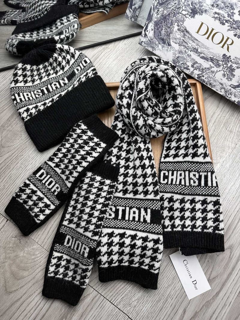 Christian Dior Caps Scarfs